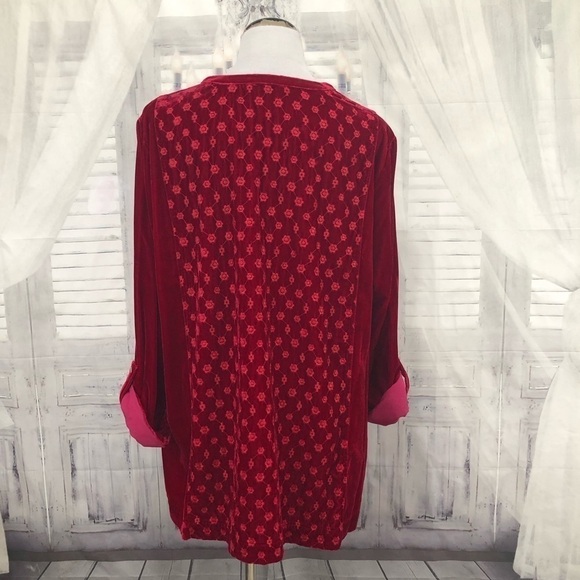 John Mark Plus Red Faux Velvet Embroidered Roll-Tab Sleeve Half Button Tunic Top - Picture 6 of 13